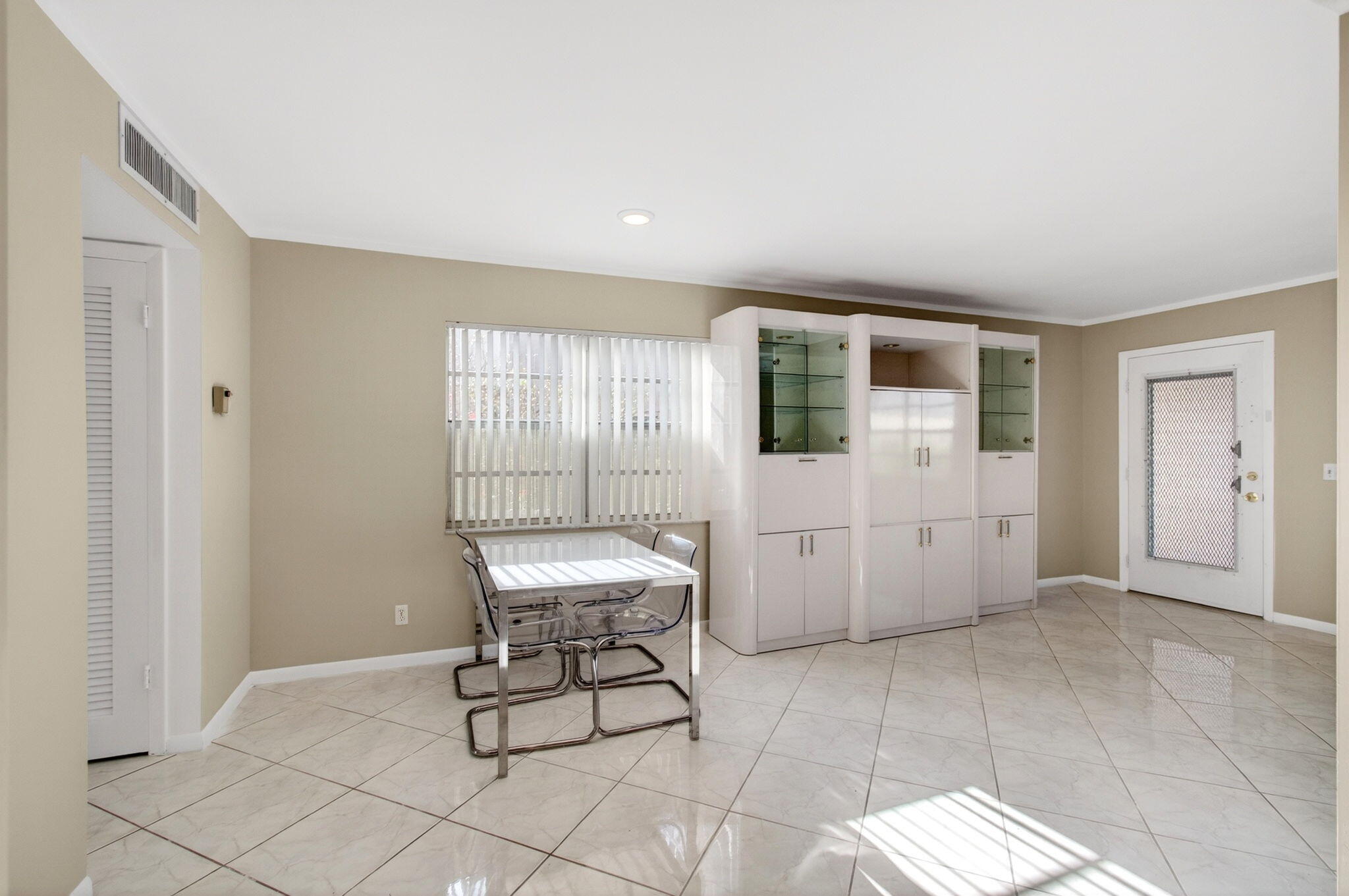 KINGS POINT - Residential
