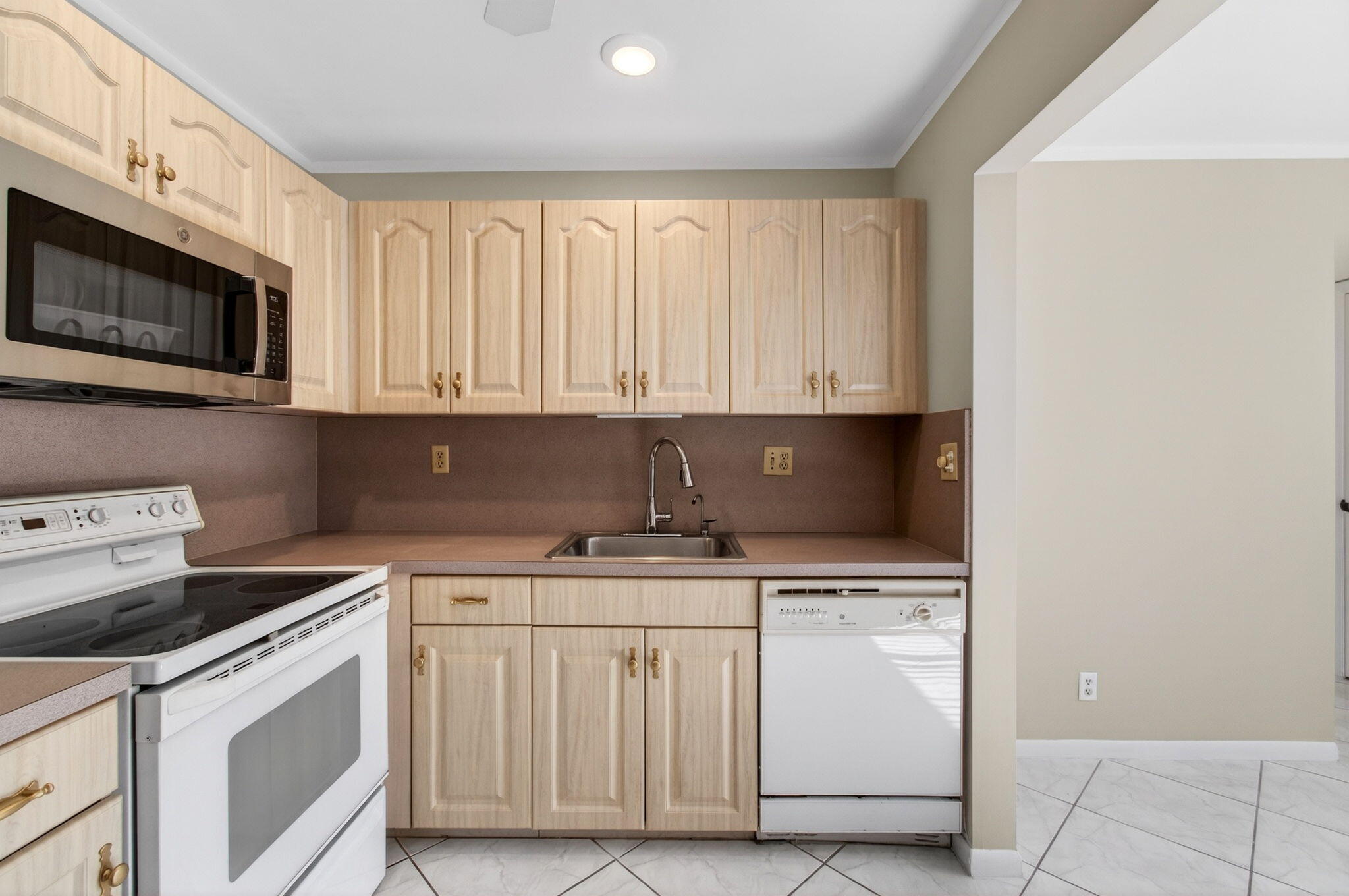 KINGS POINT - Residential