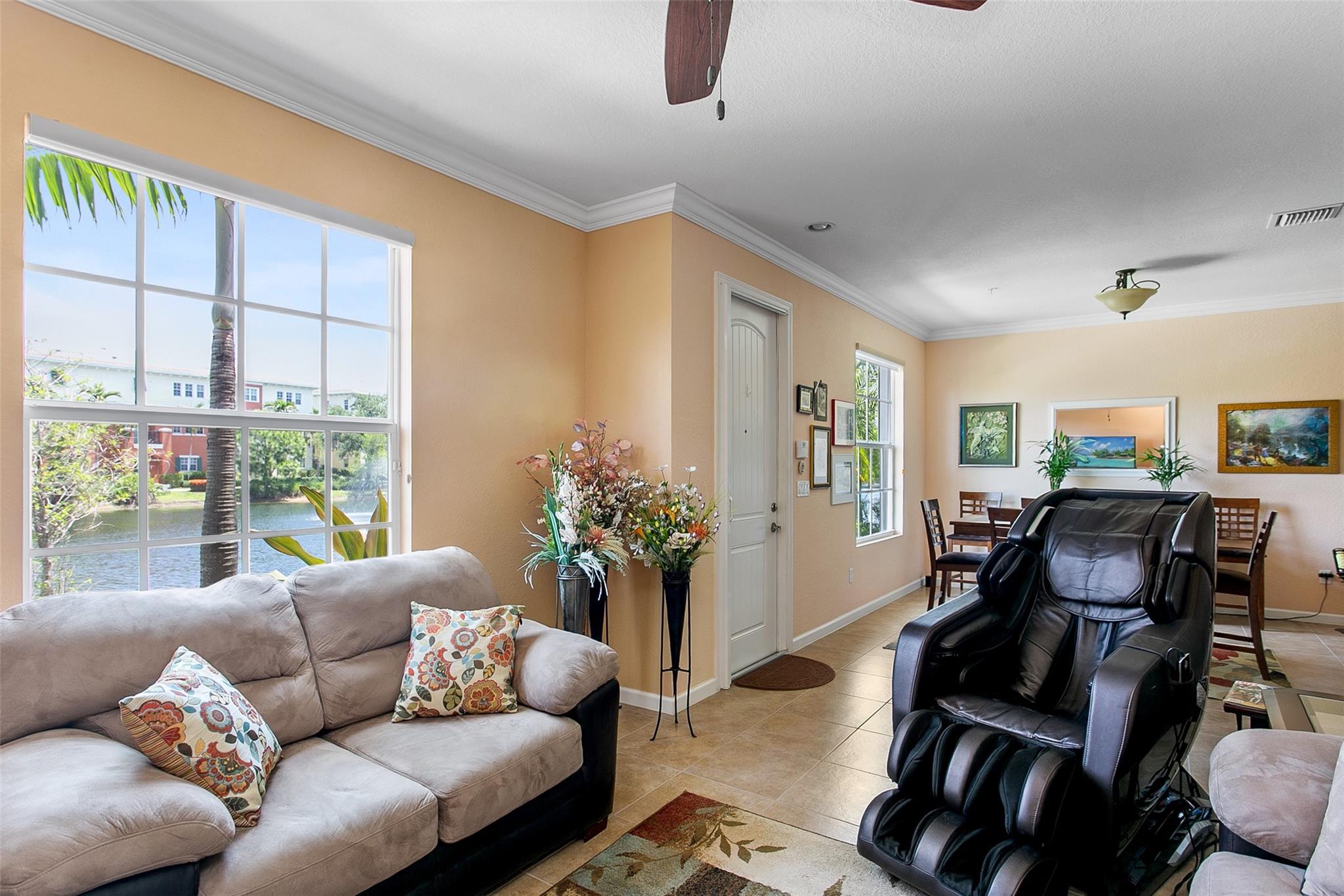 255 SW 7th St 255