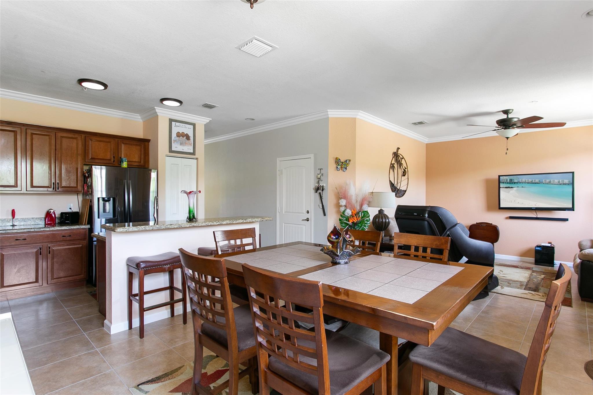 255 SW 7th St 255