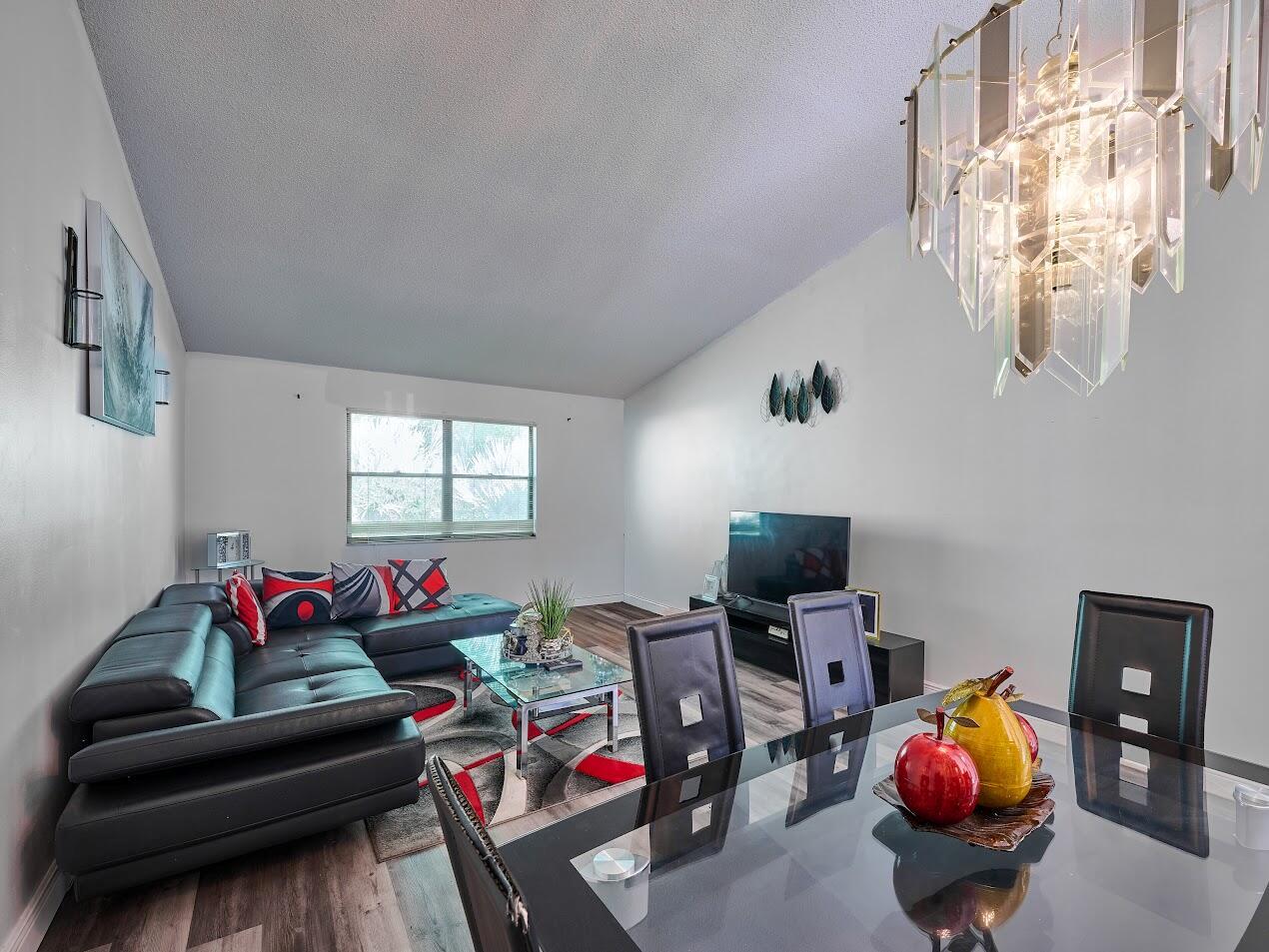 STRATHMORE GATE WEST UNIT - Residential