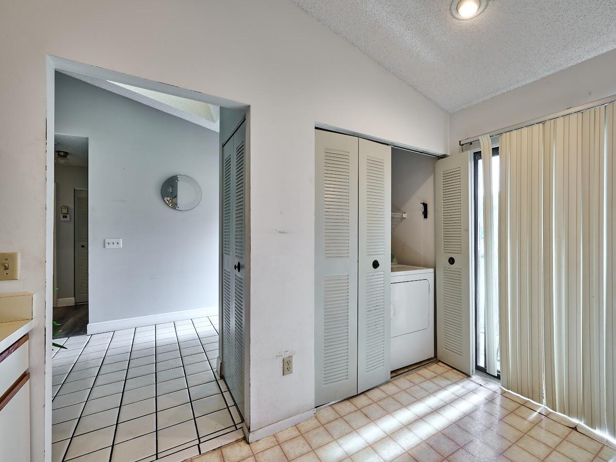 STRATHMORE GATE WEST UNIT - Residential