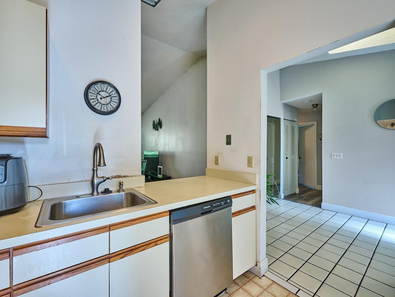 STRATHMORE GATE WEST UNIT - Residential