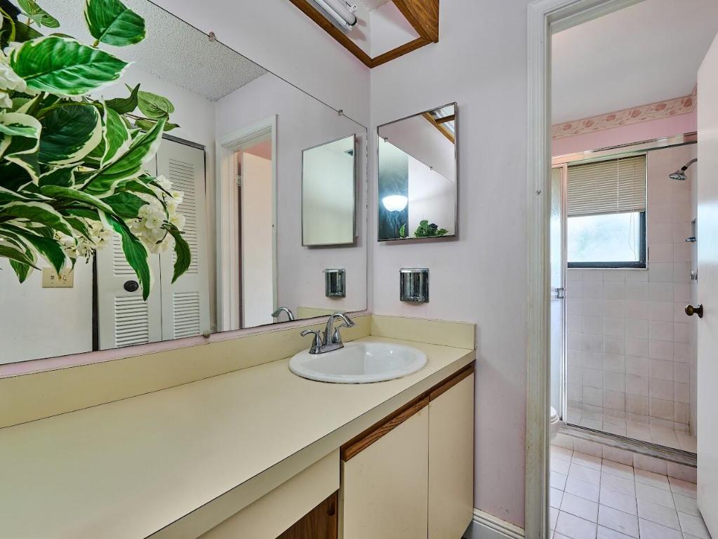 STRATHMORE GATE WEST UNIT THREE - Residential