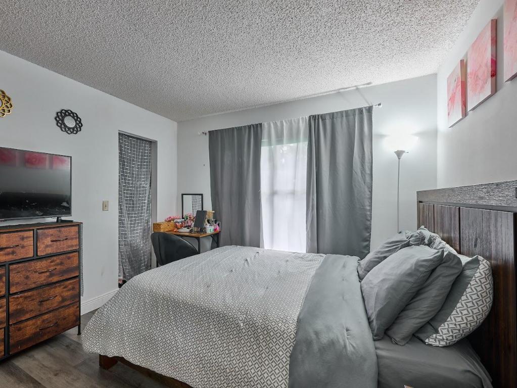 STRATHMORE GATE WEST UNIT THREE - Residential