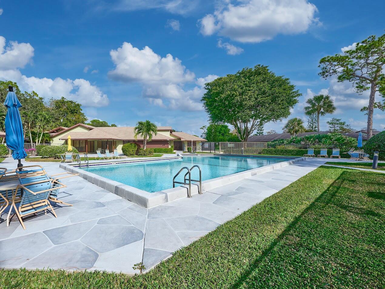 STRATHMORE GATE WEST UNIT - Residential