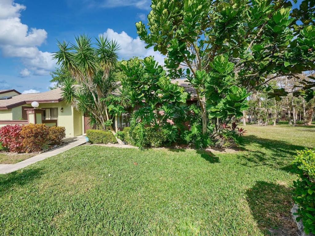 Photo of 498 Iron Forge Ct, Royal Palm Beach, FL 33411 (MLS # R11148194)