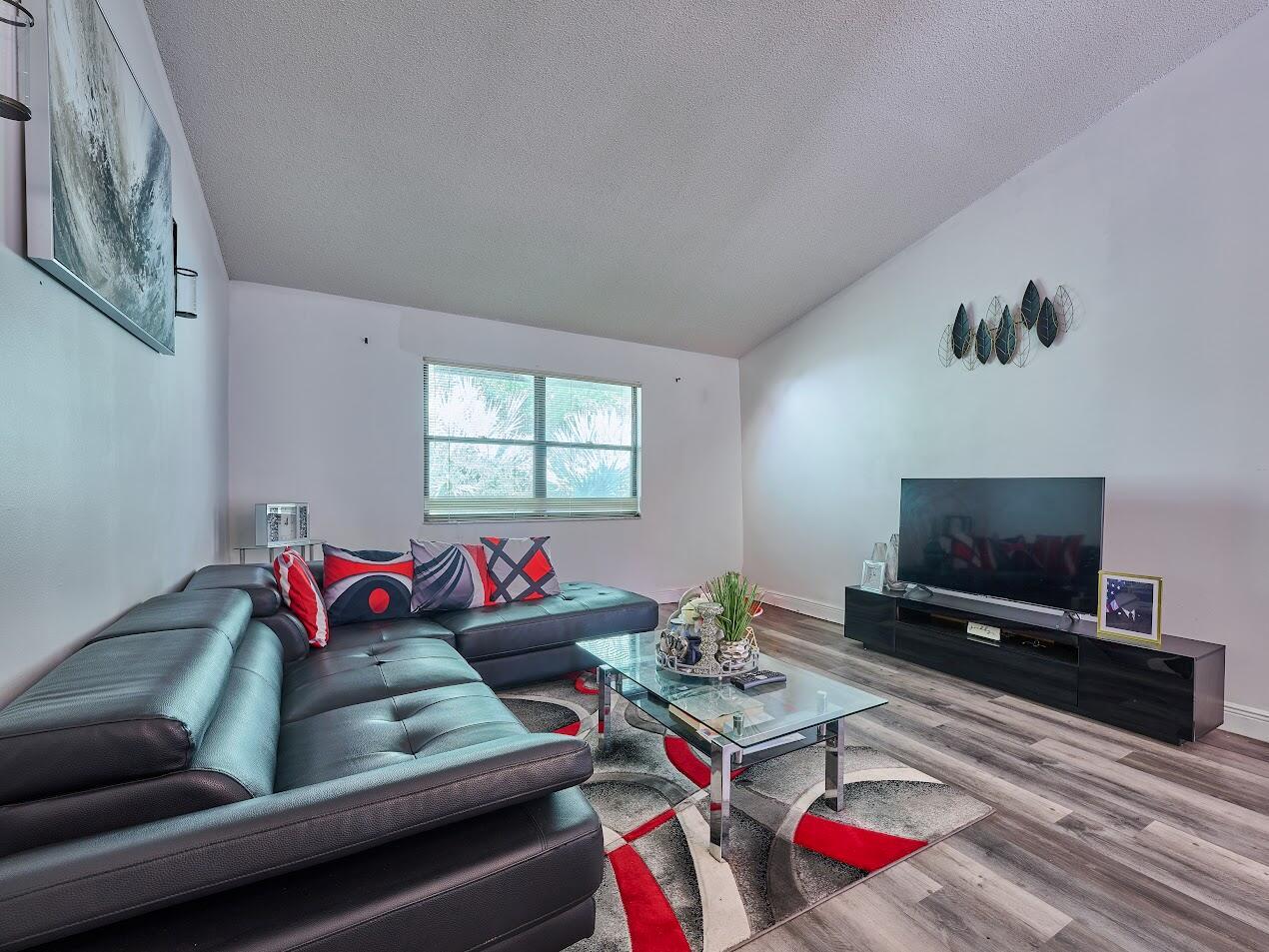 STRATHMORE GATE WEST UNIT - Residential