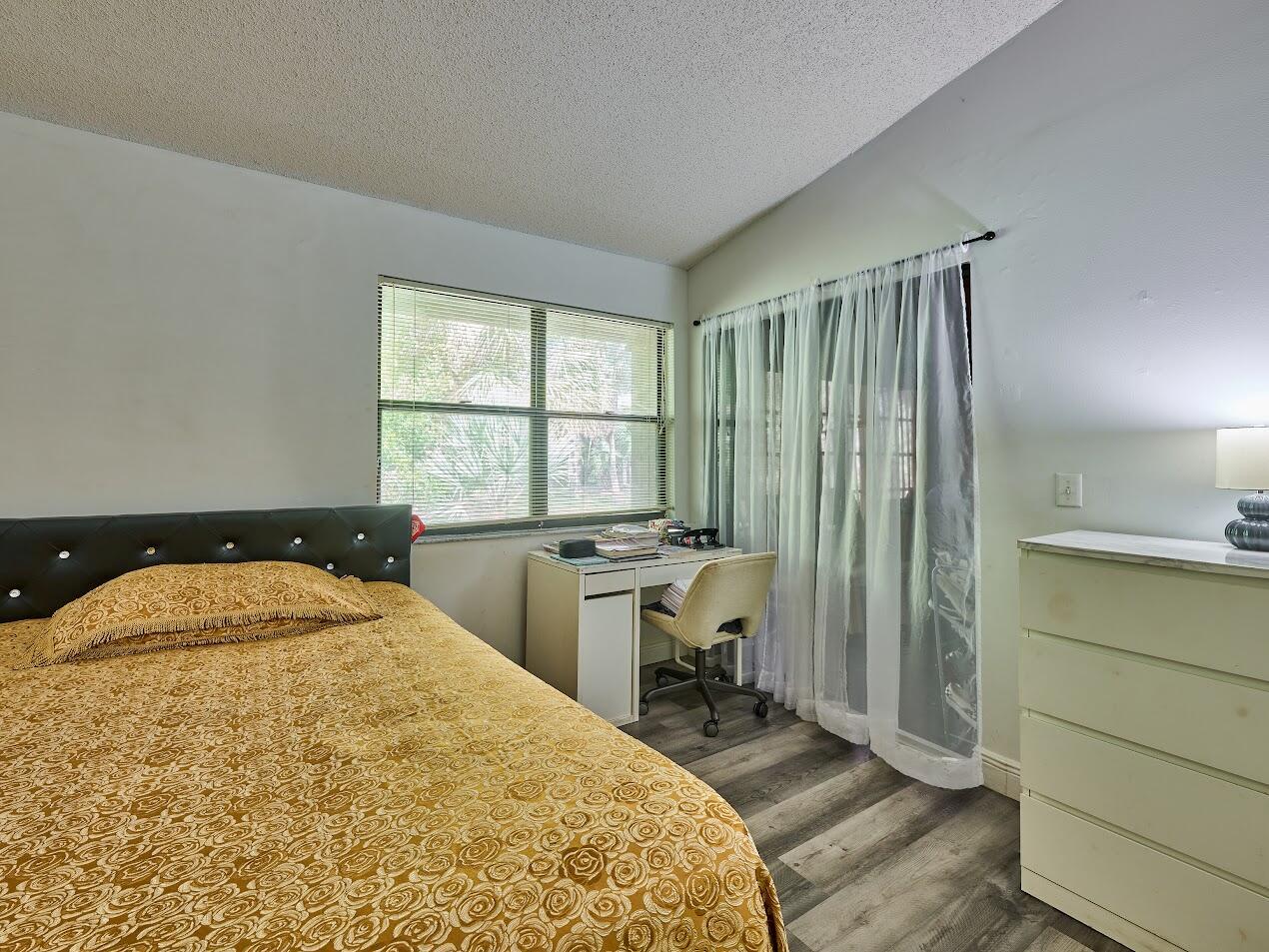 STRATHMORE GATE WEST UNIT - Residential