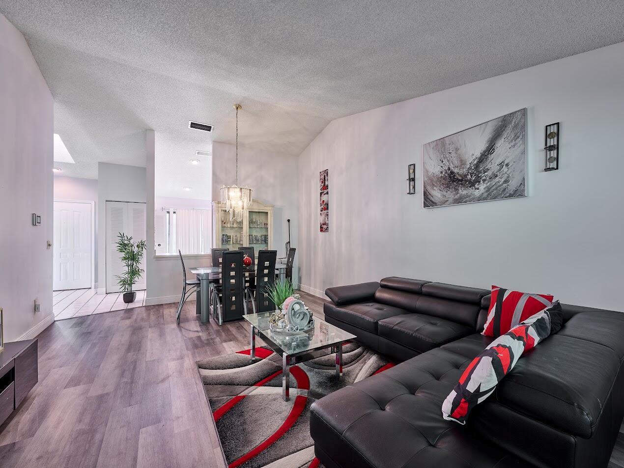 STRATHMORE GATE WEST UNIT - Residential