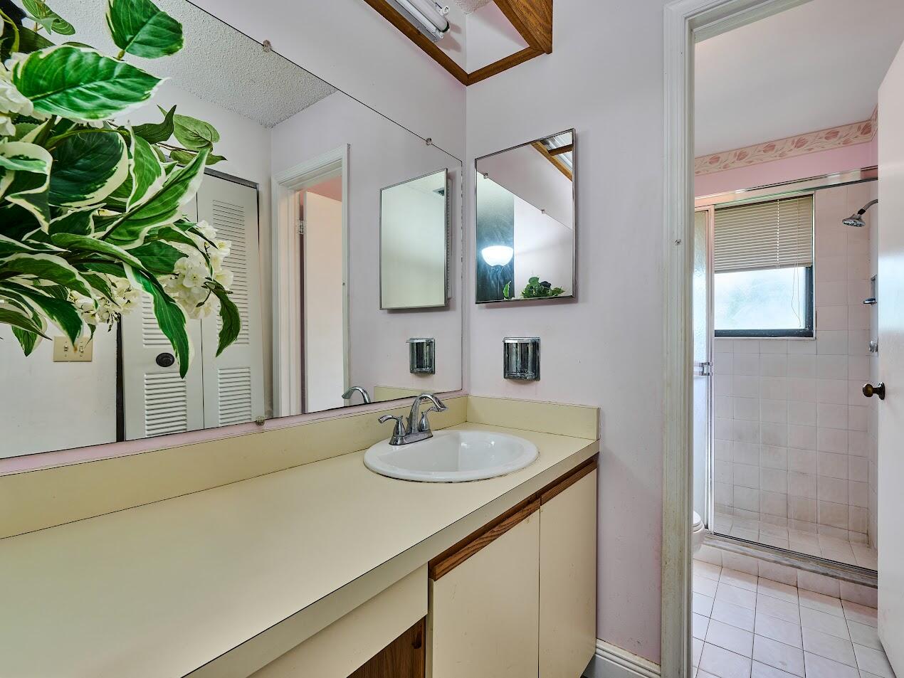 STRATHMORE GATE WEST UNIT - Residential