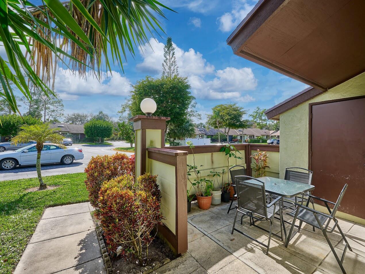 STRATHMORE GATE WEST UNIT - Residential