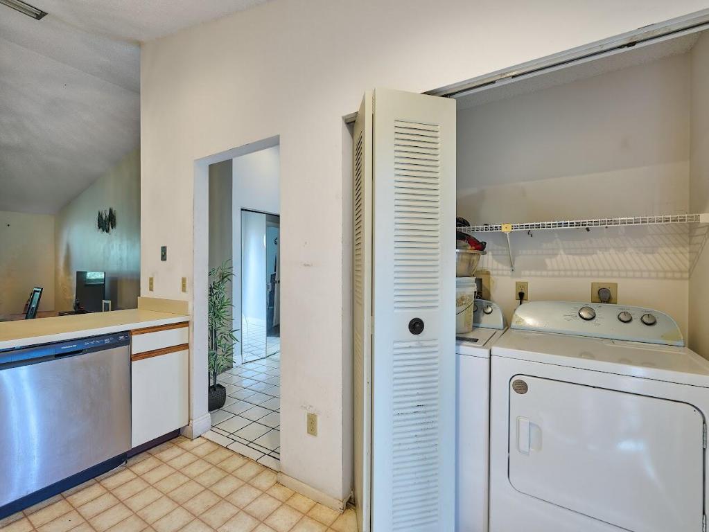 STRATHMORE GATE WEST UNIT THREE - Residential