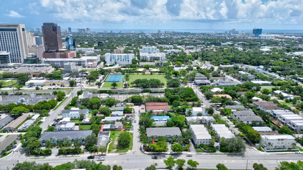 Photo of 804 SW 4th Avenue, Fort Lauderdale, FL 33315 (MLS # R11014463)