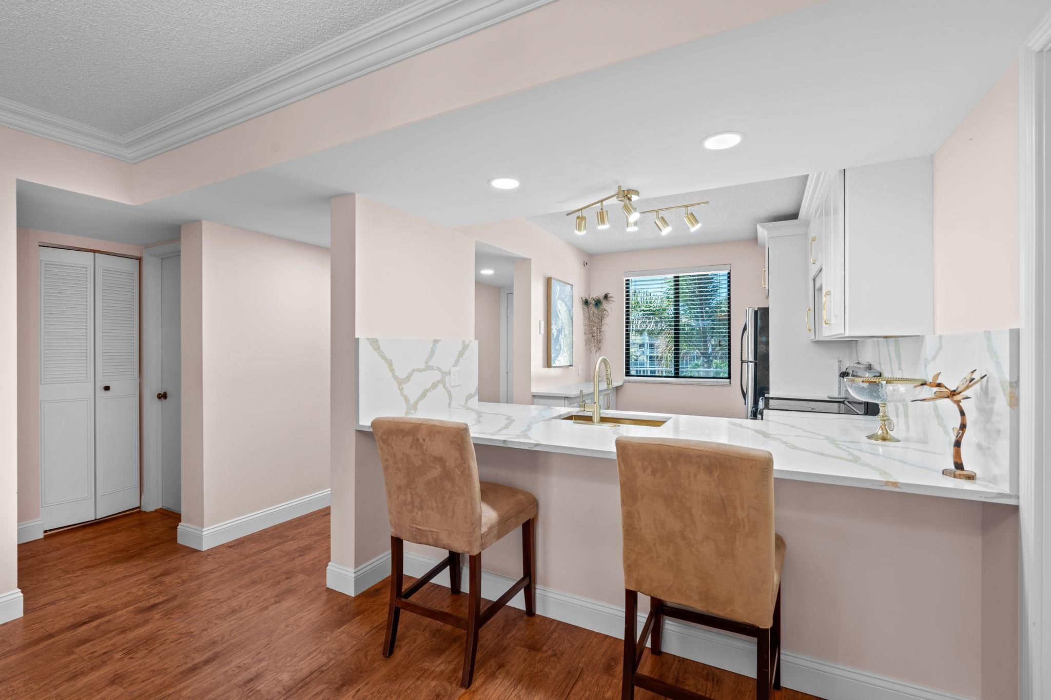 6133 Balboa Circle 306