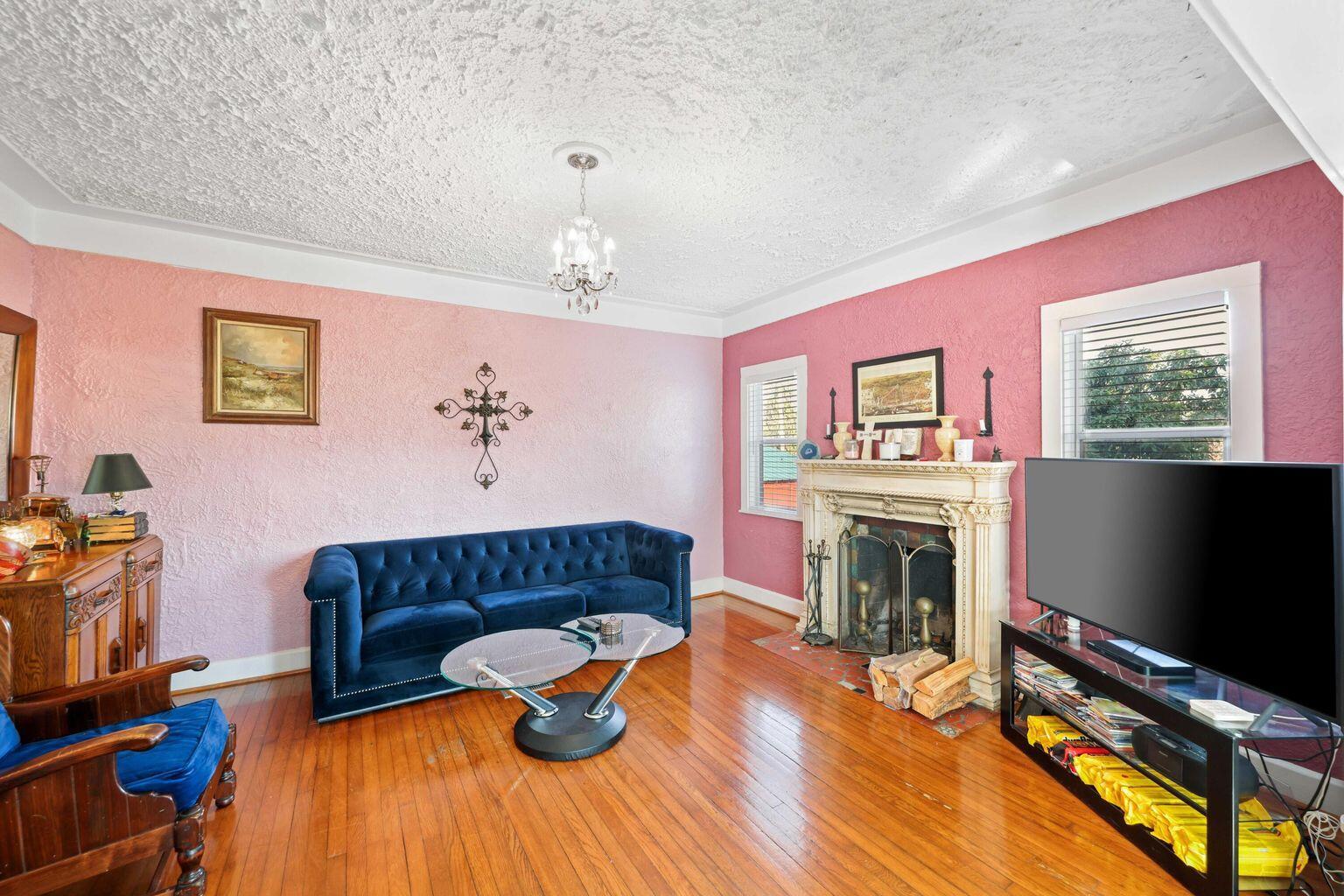View photos, virtual tours, details... 909 N A Street