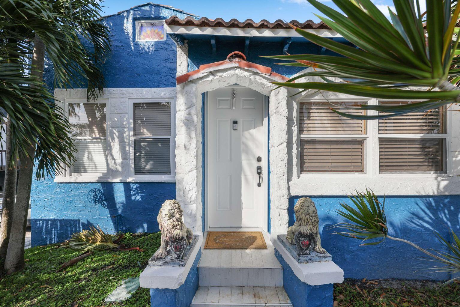View photos, virtual tours, details... 909 N A Street