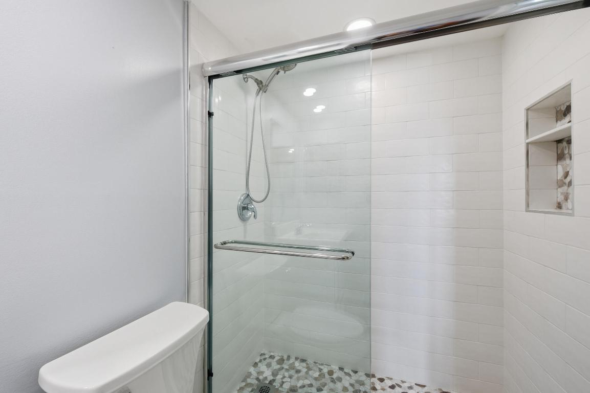 KINGS POINT BURGUNDY CONDOS - Residential