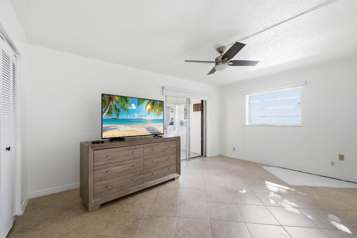 KINGS POINT BURGUNDY CONDOS - Residential