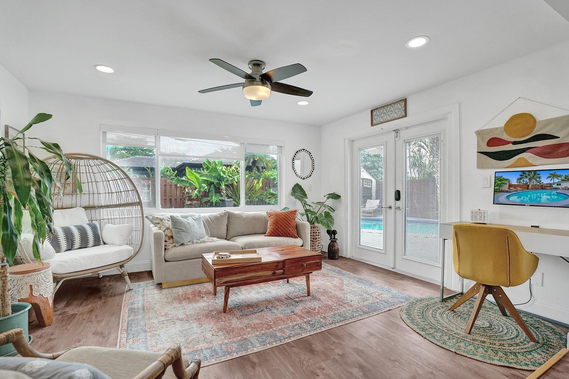 PARK ROAD MANOR / HOLLYWOOD HILLS - Residential