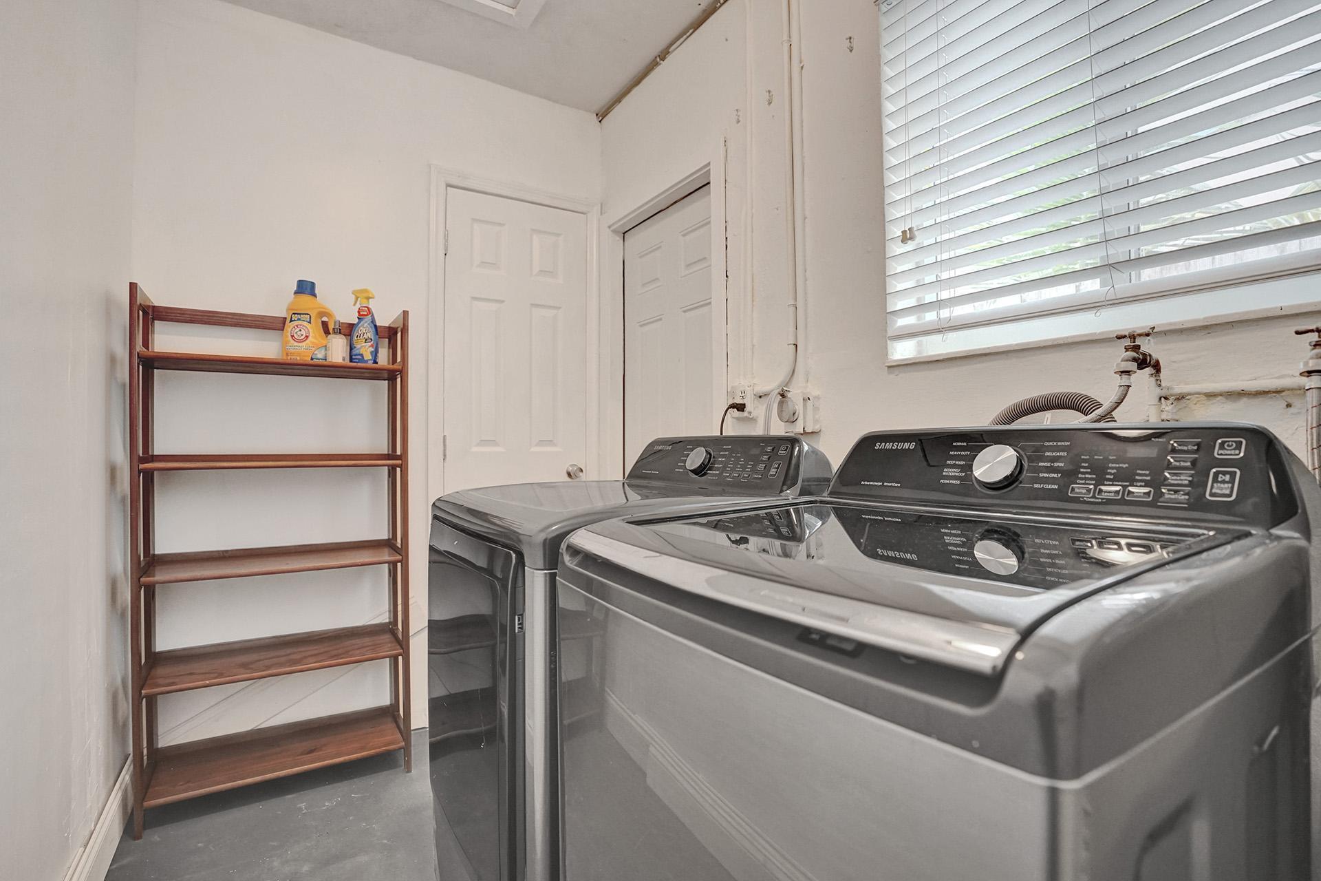 PARK ROAD MANOR / HOLLYWOOD HILLS - Residential