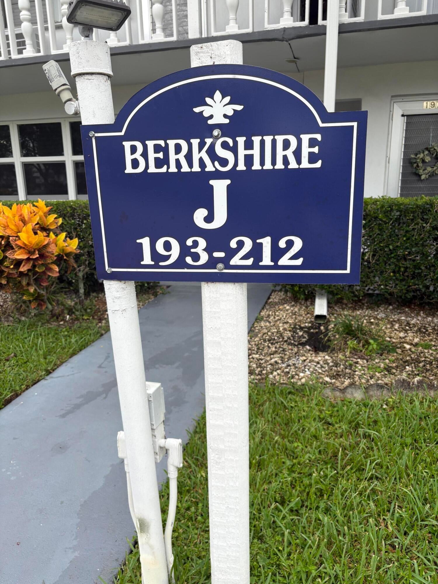 200 Berkshire J