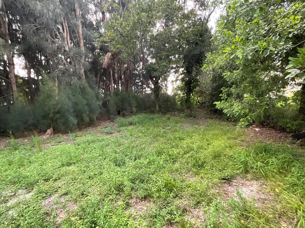 Photo of 435 N 15th Street, Fort Pierce, FL 34950 (MLS # R11130241)