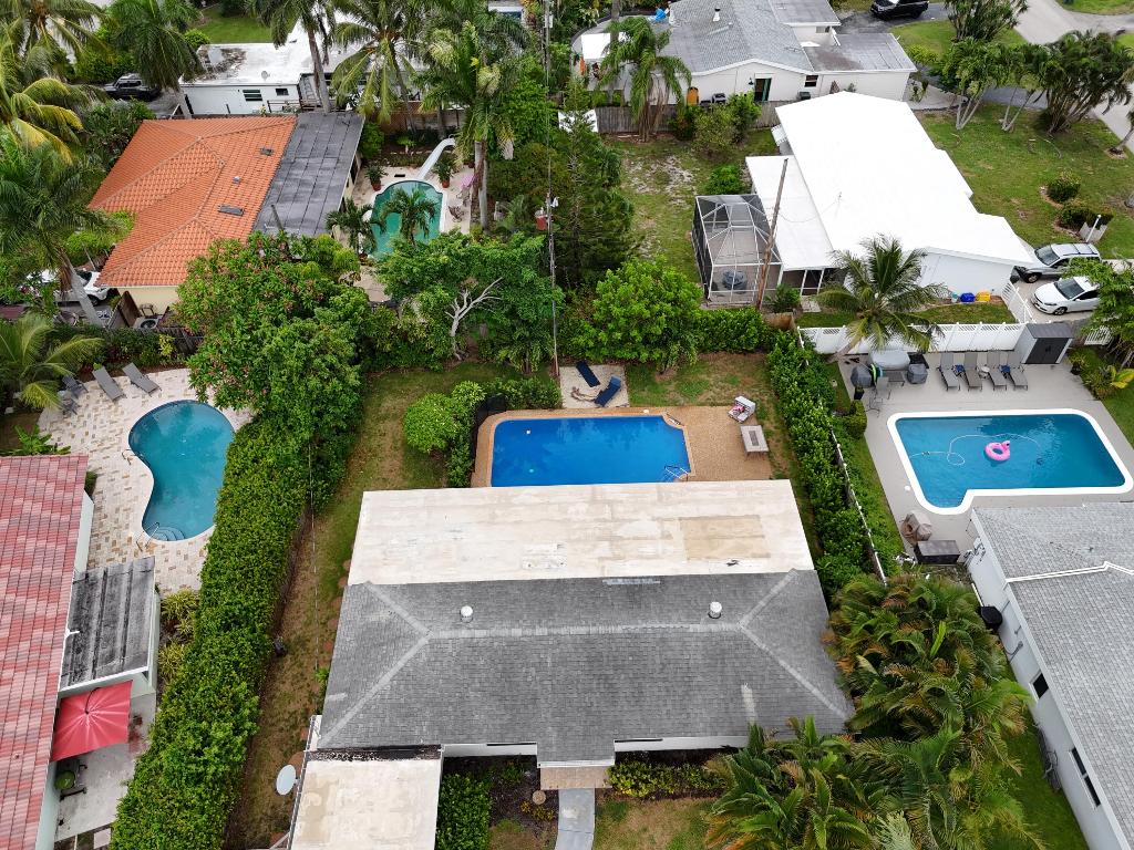 PRIVATE POOL - Residential Lease