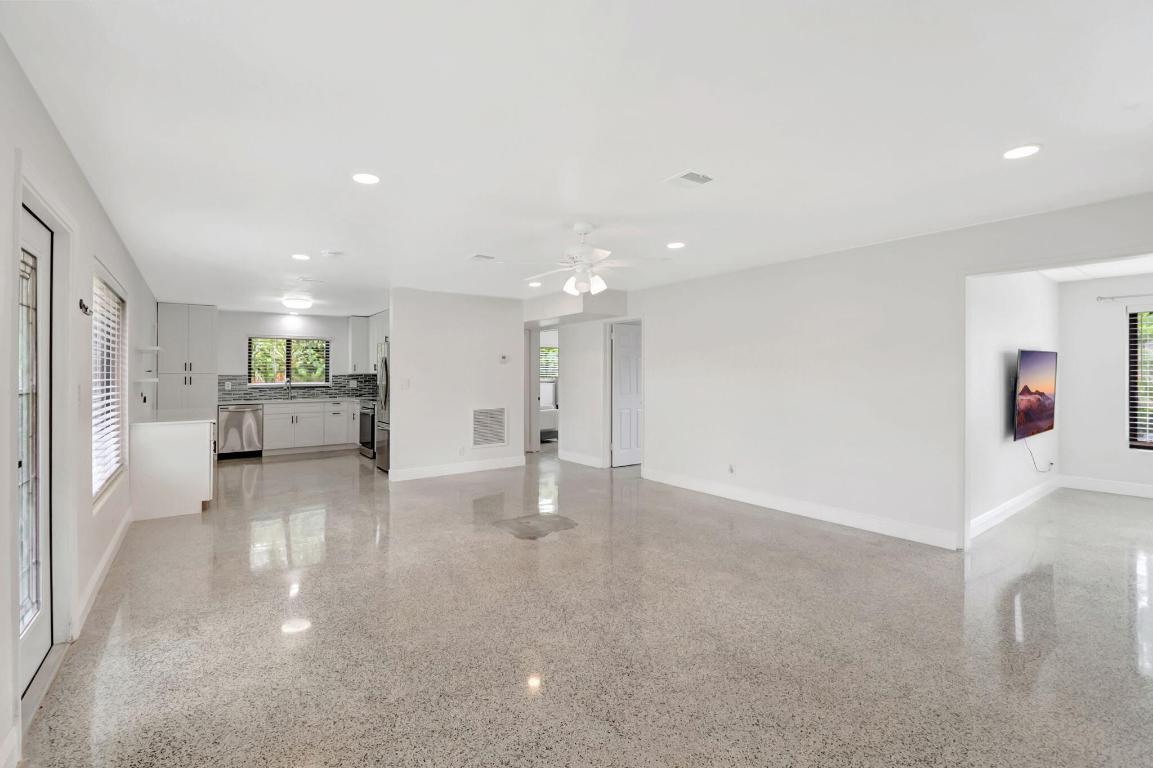 PRIVATE POOL - Residential Lease