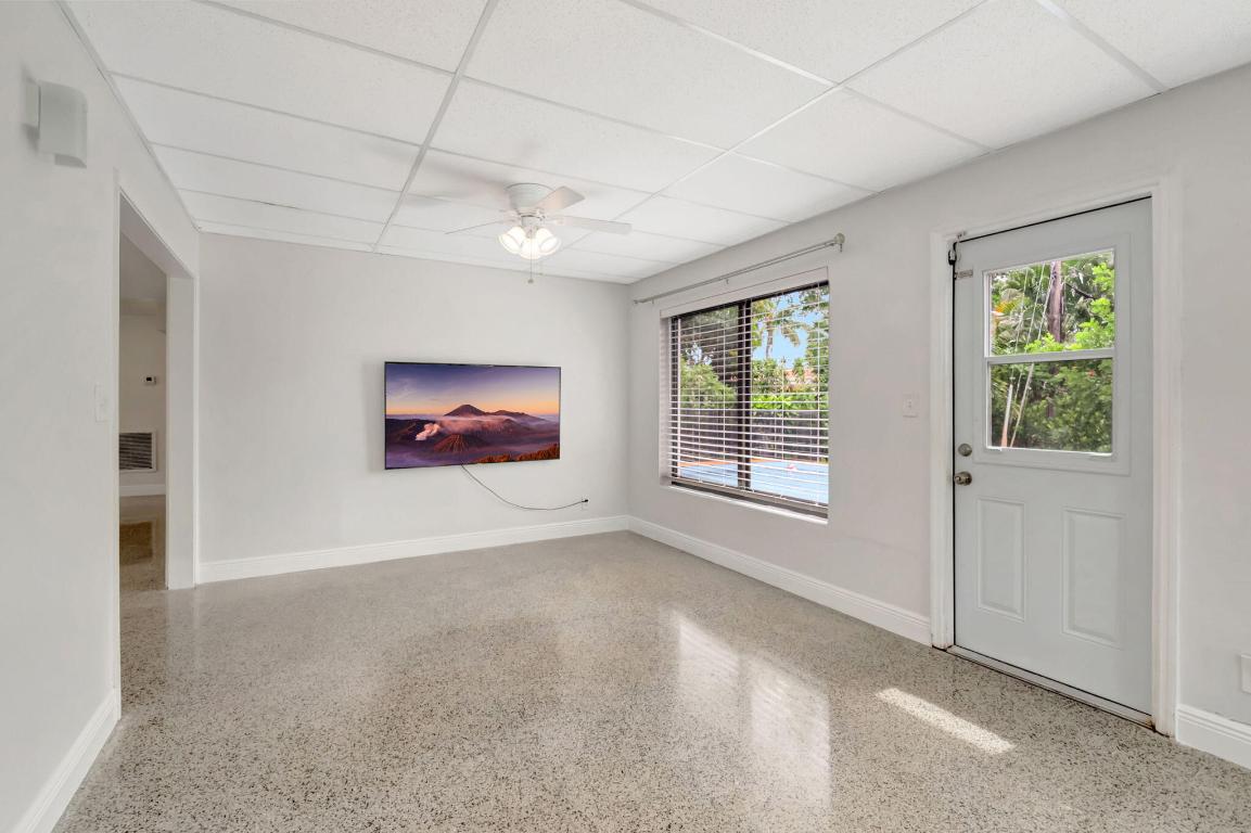 PRIVATE POOL - Residential Lease