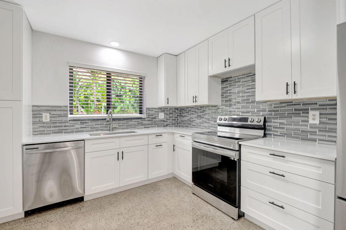 PRIVATE POOL - Residential Lease