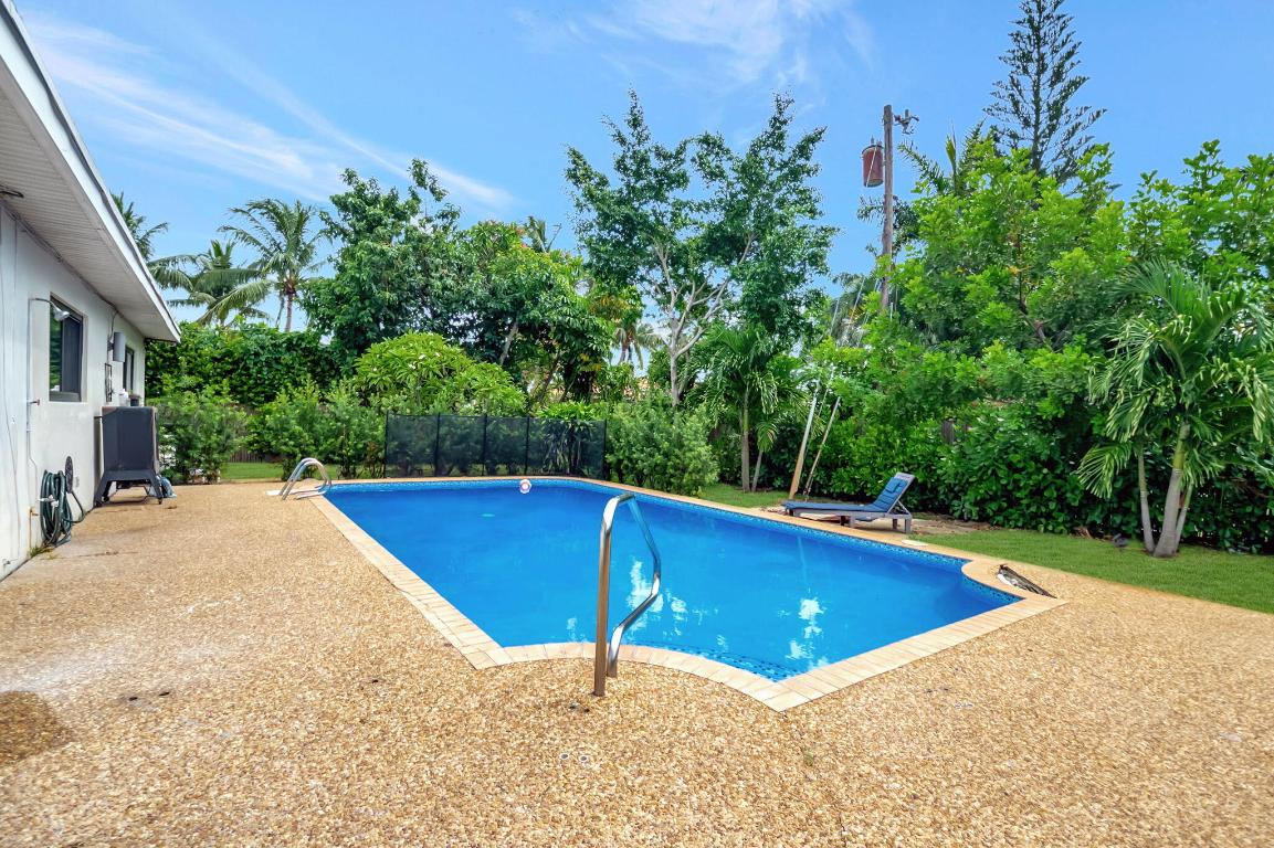 PRIVATE POOL - Residential Lease