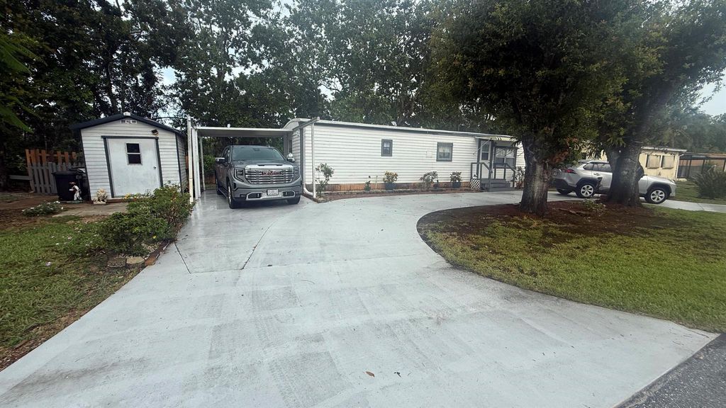 Photo of 7289 SE Eagle Avenue, Hobe Sound, FL 33455 (MLS # R11098572)