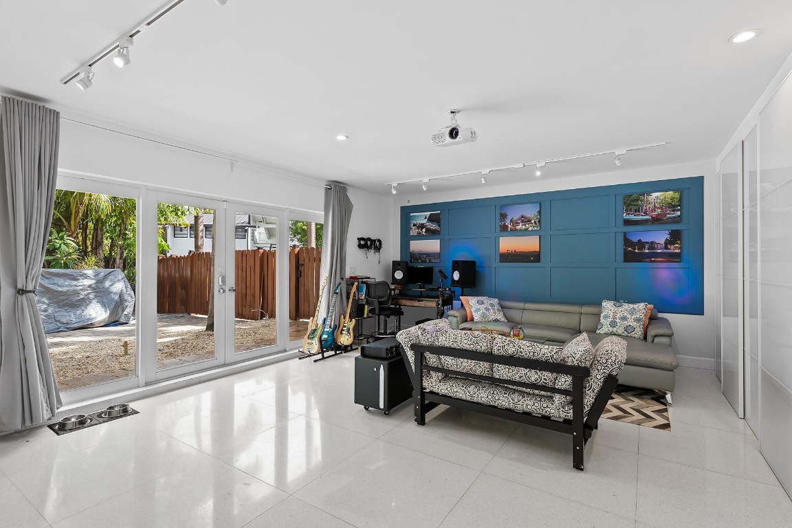 Edgewater Estates 40-7 B - Residential