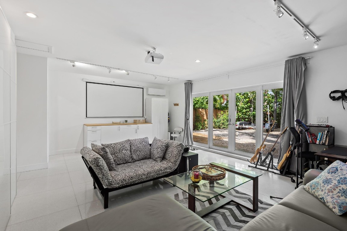 Edgewater Estates 40-7 B - Residential