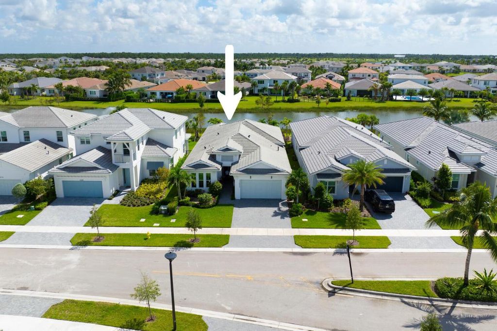 Photo of 12484 Nautilus Circle, Palm Beach Gardens, FL 33412 (MLS # R11018602)