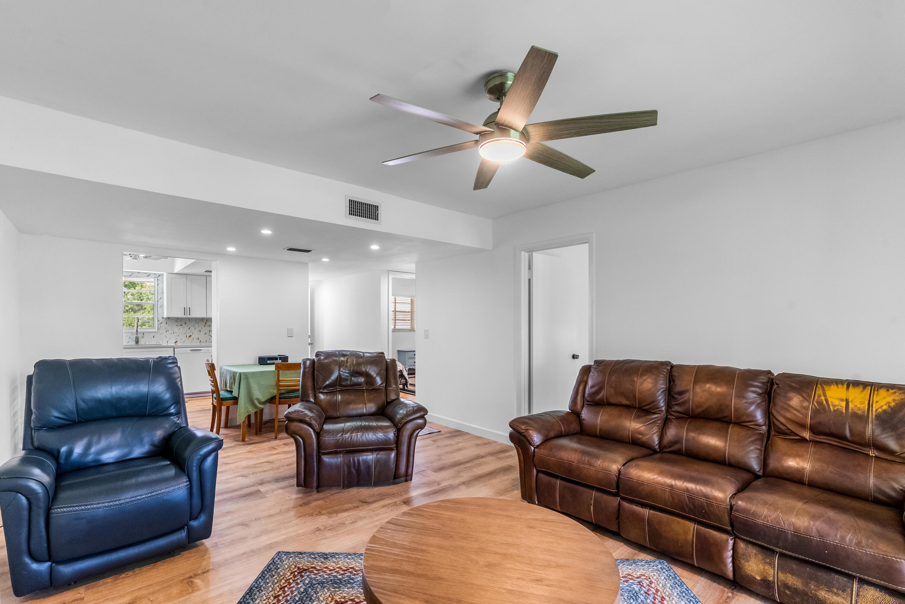 THE LITTLE CLUB CONDO - Residential