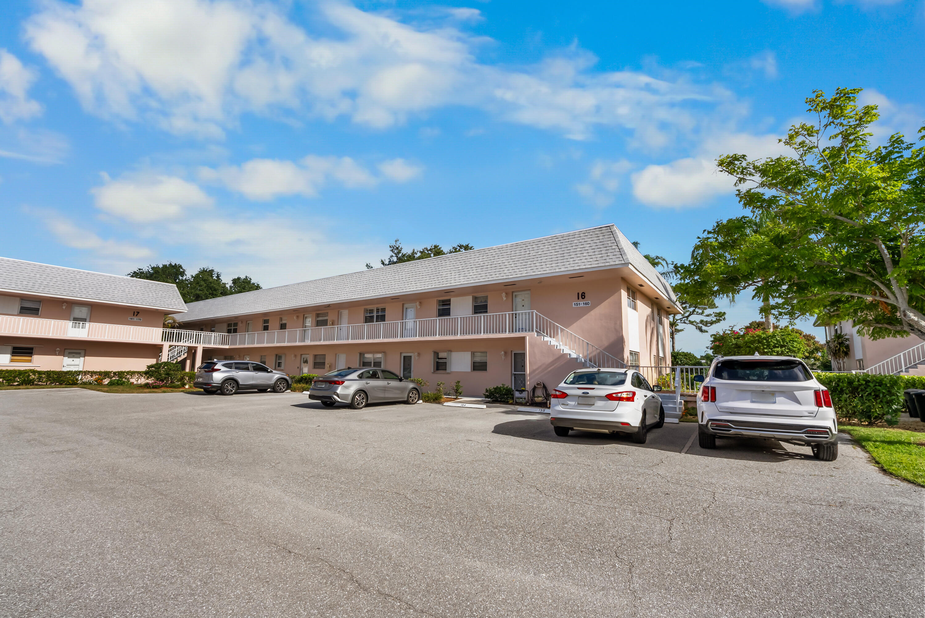 THE LITTLE CLUB CONDO - Residential