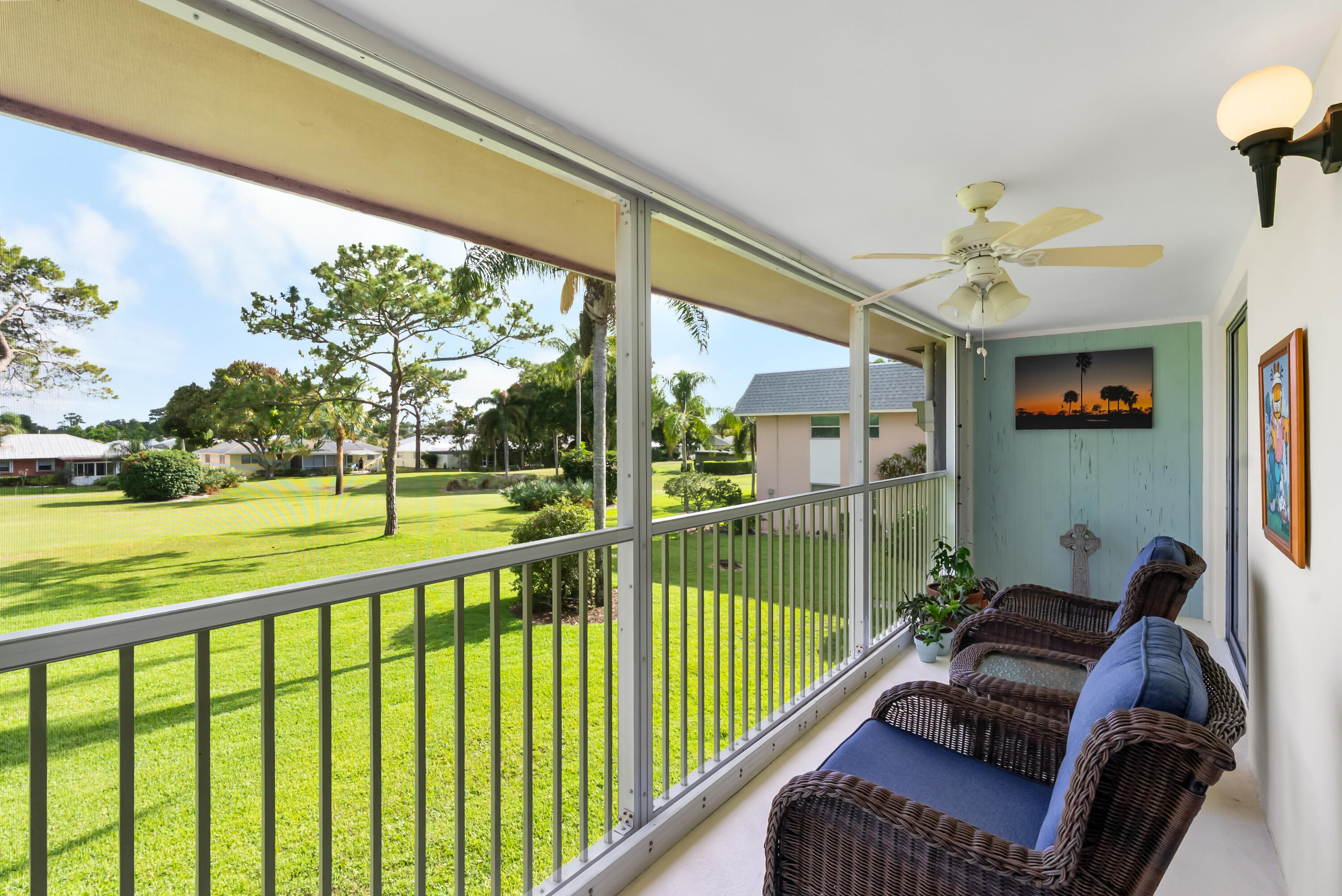 THE LITTLE CLUB CONDO - Residential