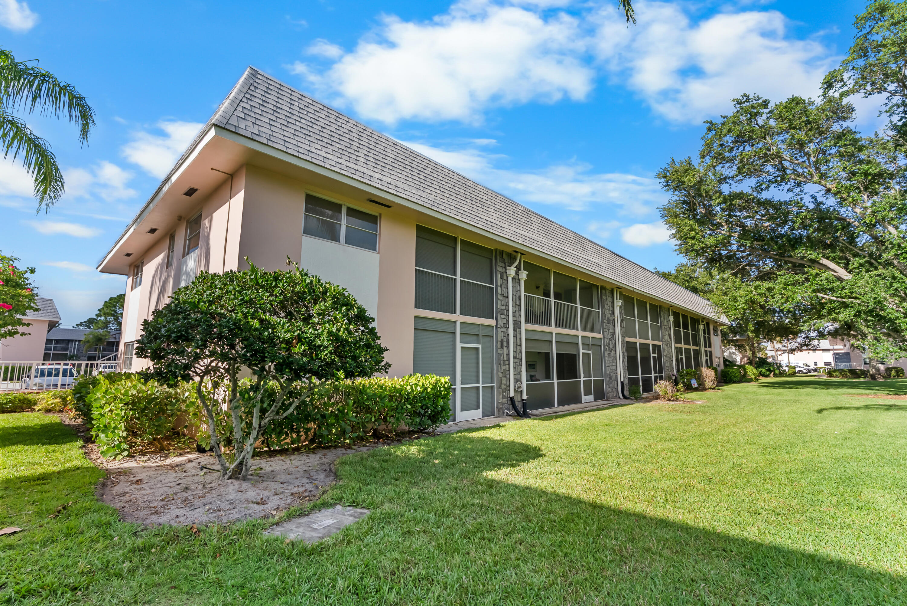 THE LITTLE CLUB CONDO - Residential