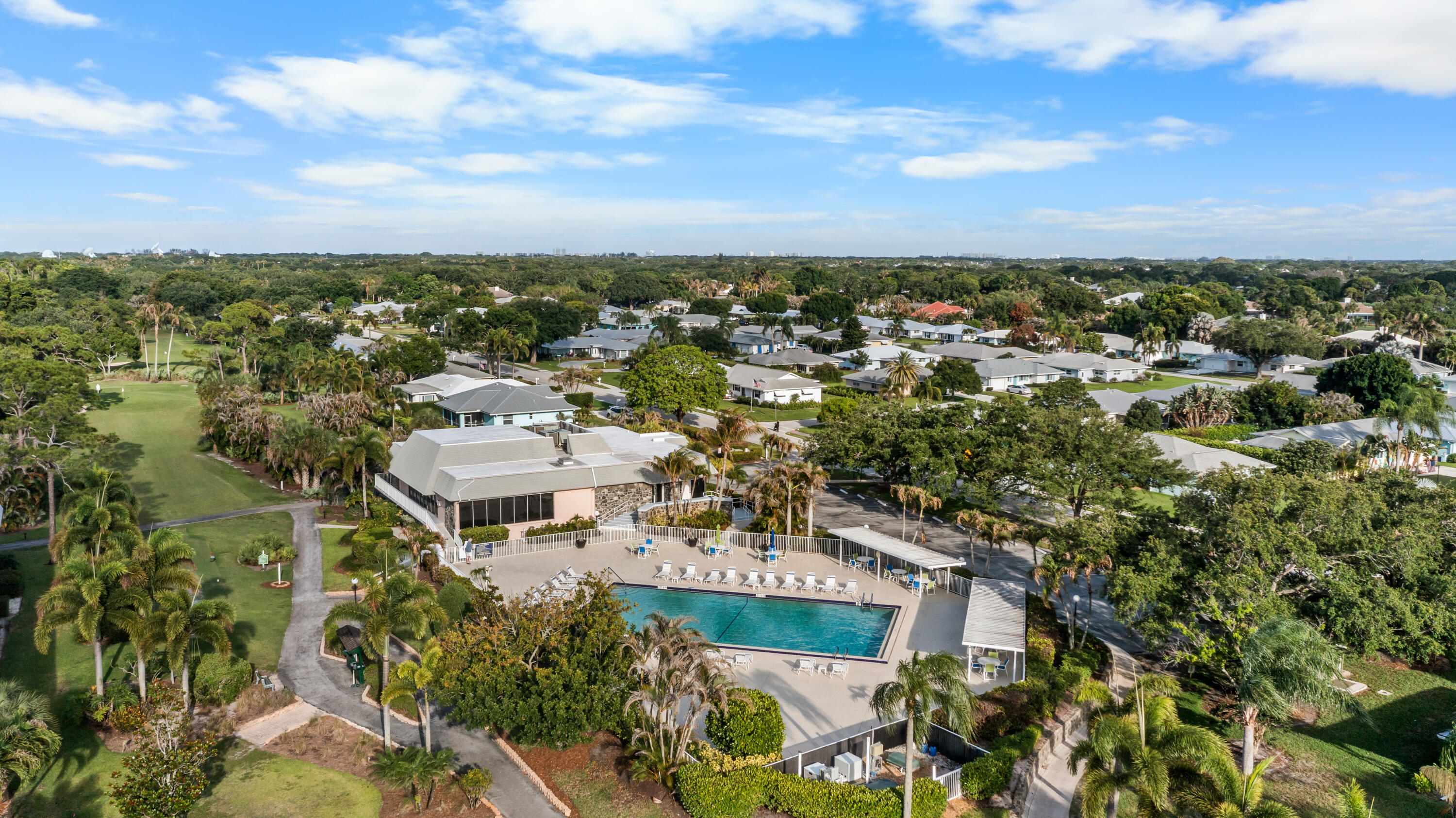 THE LITTLE CLUB CONDO - Residential