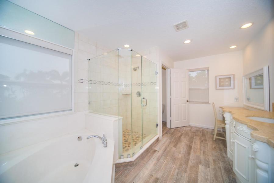 BEACH SHORES - Residential