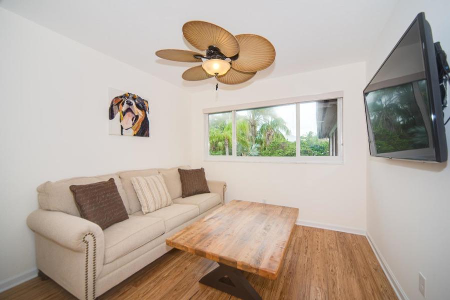 BEACH SHORES - Residential