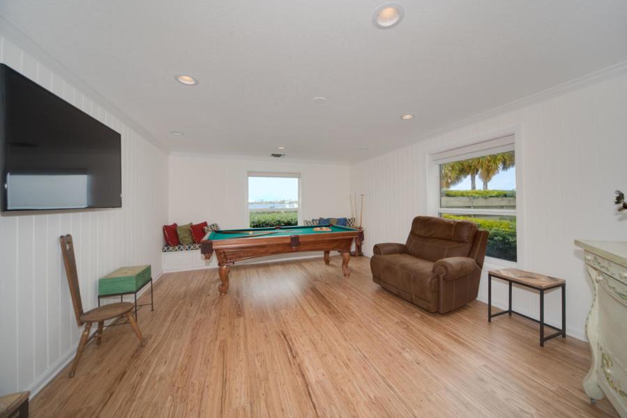 BEACH SHORES - Residential