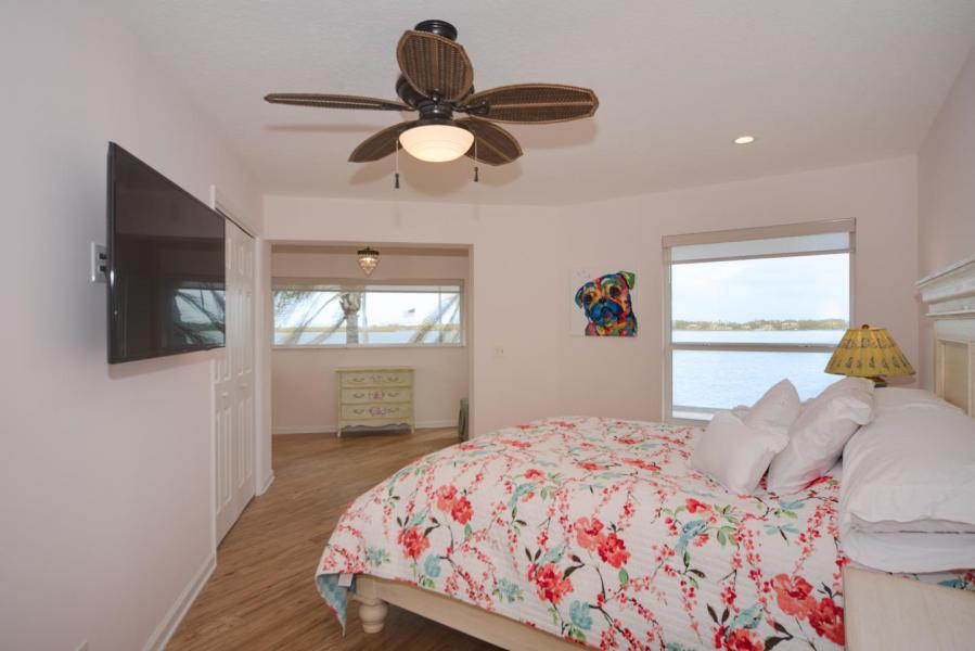 BEACH SHORES - Residential