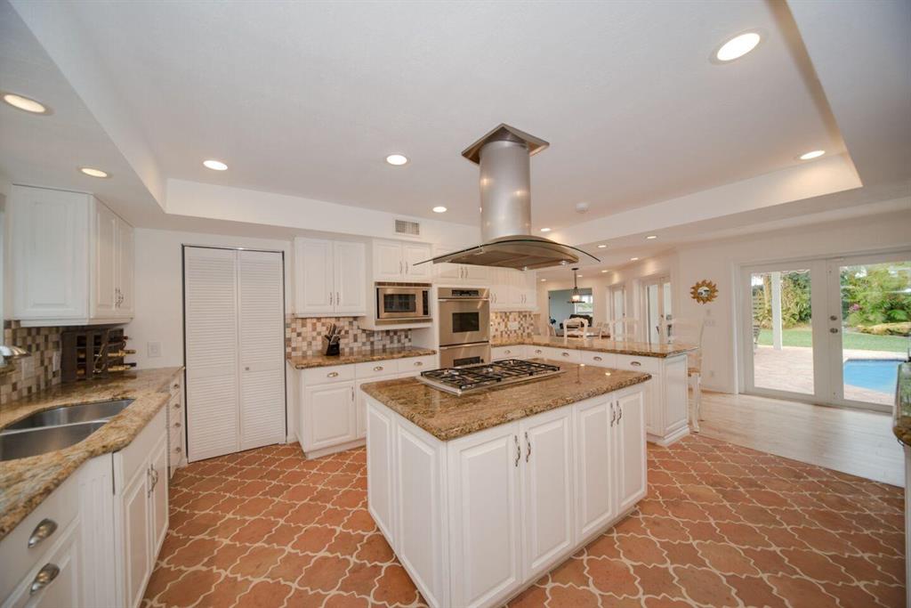 BEACH SHORES - Residential