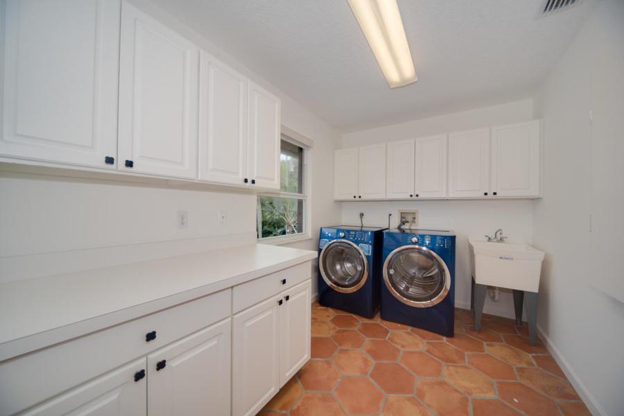 BEACH SHORES - Residential