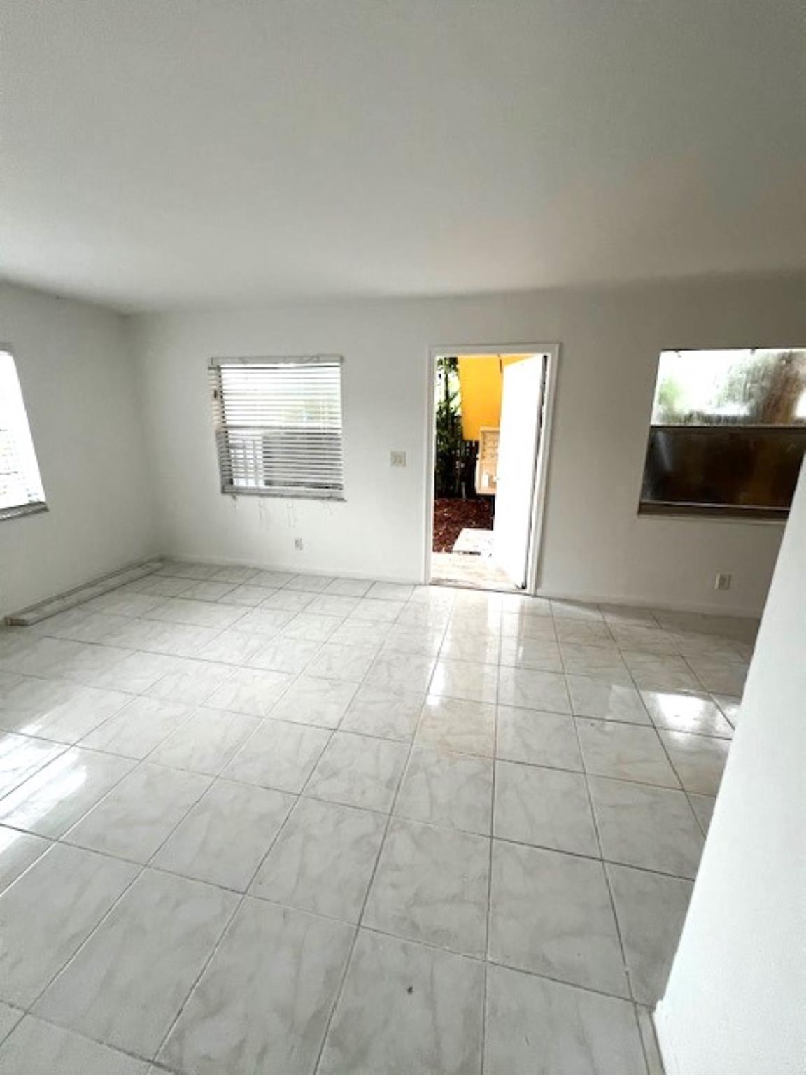 Lake Worth Town Add 01 - Residential Lease