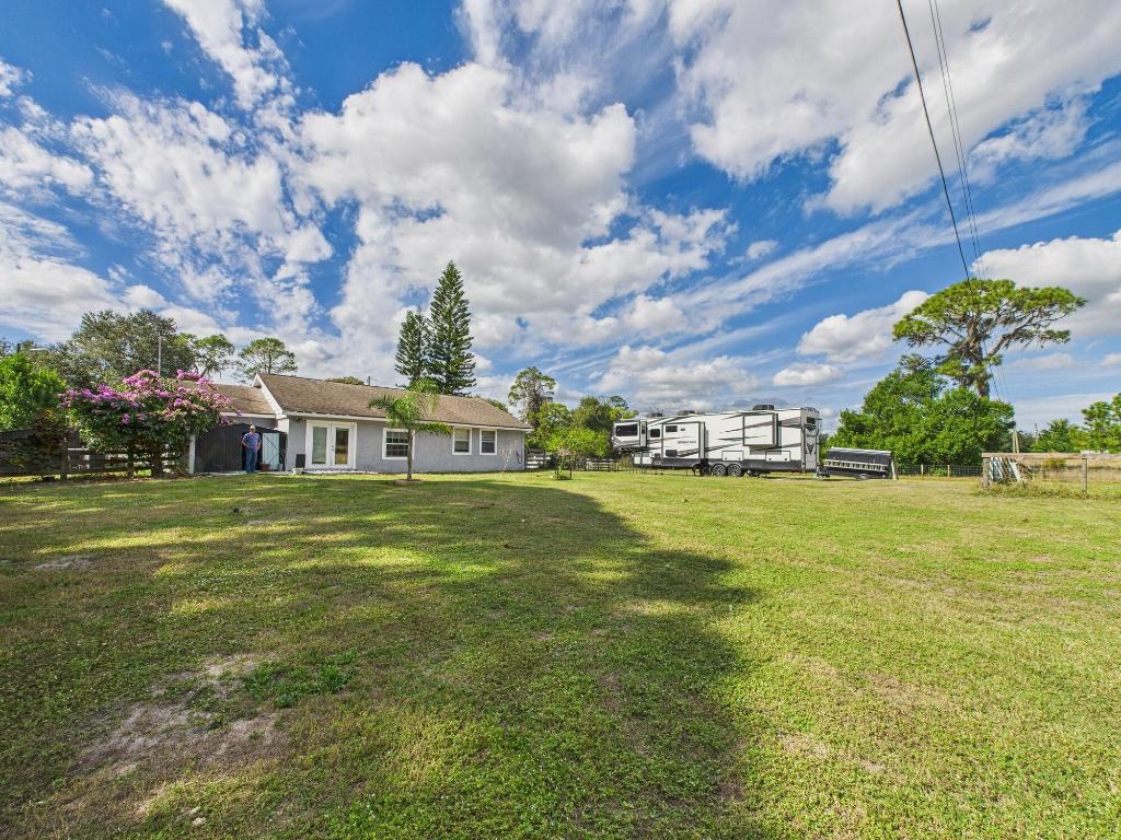 SUN N LK LP UNIT 15 - Residential