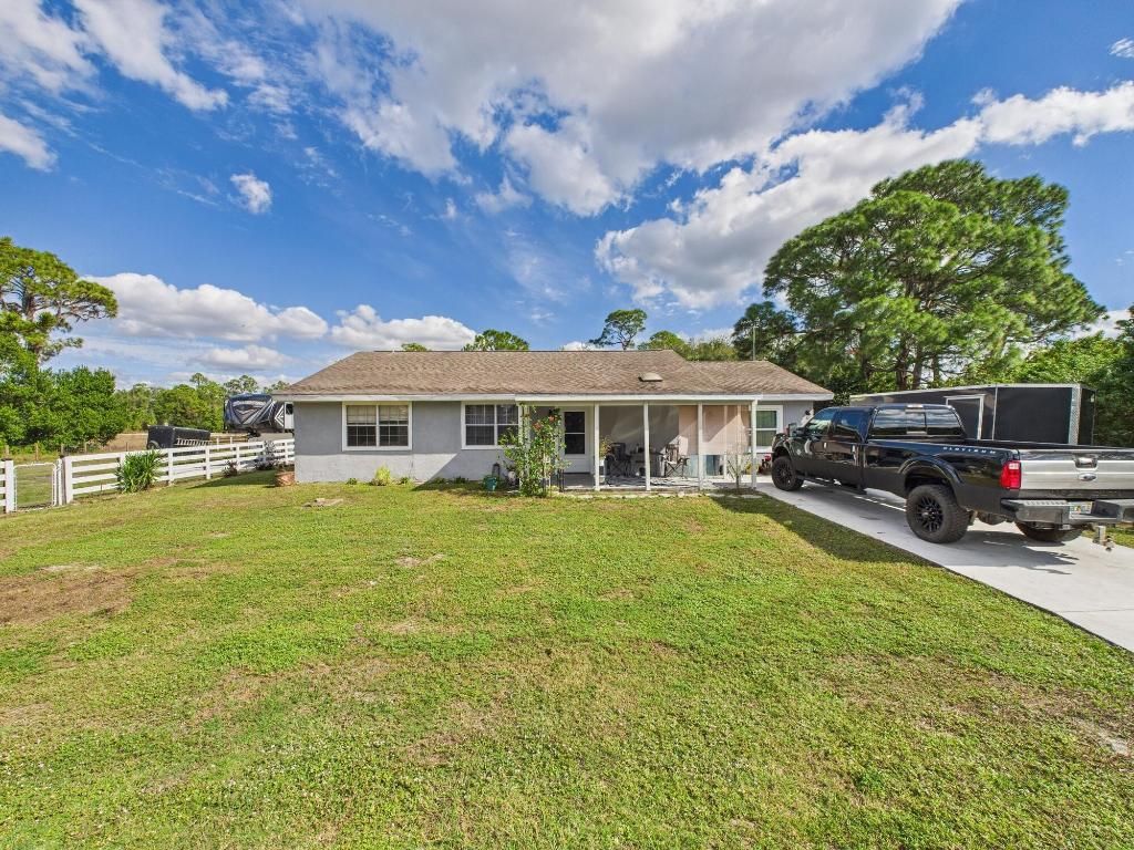 Photo of 513 Serenade Terrace, Lake Placid, FL 33852 (MLS # R11151694)